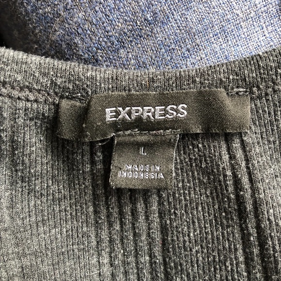 Express dark grey sleeveless v-neck snap stretch knit top Large - Picture 6 of 10